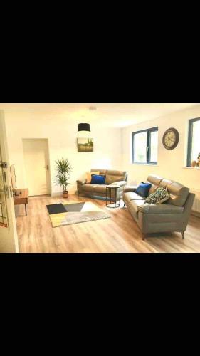 Χώρος καθιστικού στο Shangri - La Spacious Family Townhouse