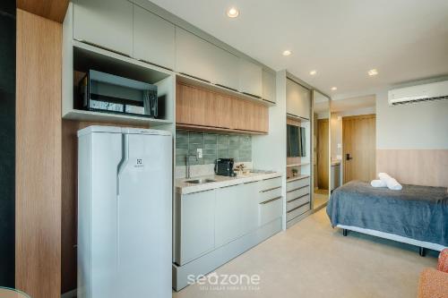 Dapur atau dapur kecil di Acomode-se com estilo e praticidade em Salvador – LIV