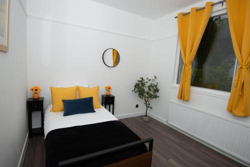 Ένα ή περισσότερα κρεβάτια σε δωμάτιο στο Private Home North of Dunblane