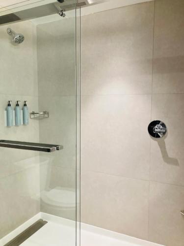 Ванная комната в Courtyard by Marriott Modesto North