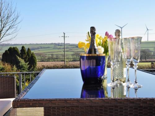 Ποτά στο 6 Bed in Buckland Brewer SWOLD
