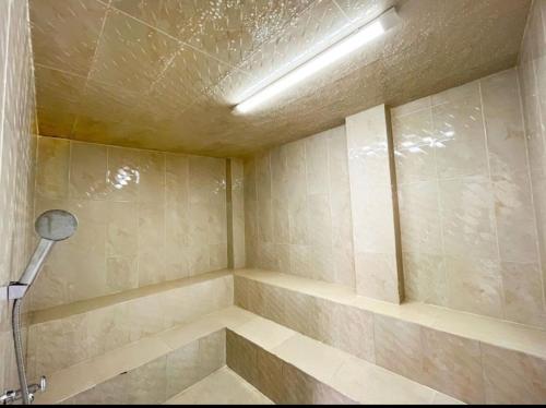 Bilik mandi di Apartahotel CC San Gil Plaza