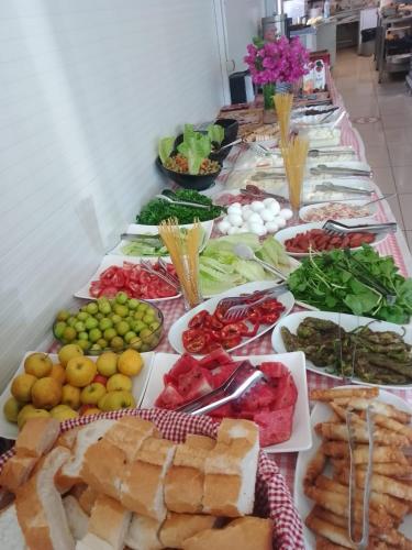Makanan di atau berdekatan hotel