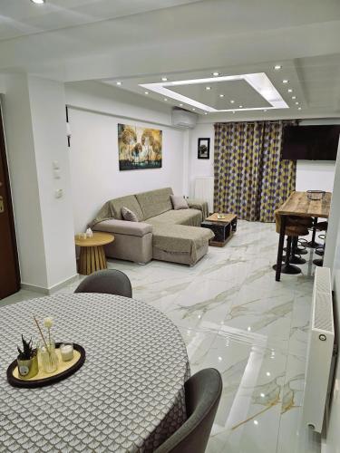 Jenny's Dream Home II Athens Lux 2BR Apt, Hot Tub, CBD, Fast WIFI, Netflix