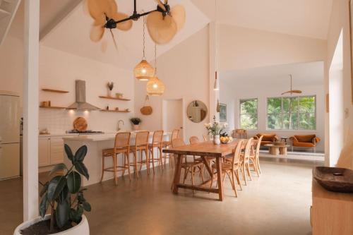 Gambar di galeri bagi Bailan Byron Serene Luxury Villa di Ewingsdale