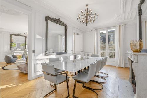 The Parisian Beauty - Ultra Luxury