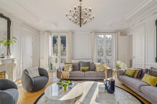 The Parisian Beauty - Ultra Luxury