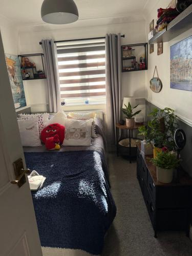 Postel nebo postele na pokoji v ubytování Traveler Nest