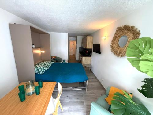 Studio climatisé 4pers La Grande Motte Ponant, Vue exceptionnelle lac, double terrasse, Parking, base nautique, golf & plage à pied, draps & serviettes fournis - 2ème étage sans ascenceur