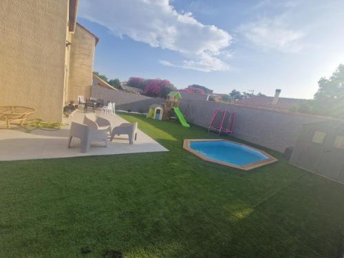 Villa 3 faces piscine climatisée