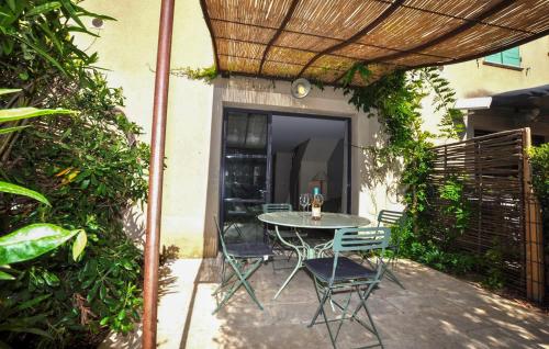 2 Bedroom Awesome Home In St-Laurent-De-La-Cabr