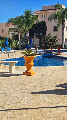 Sunny Pyla Escape with Pool, Tennis & Fast Wi-Fi