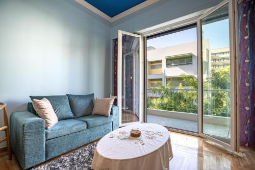 Central Spot 2-Bedroom Apt by ΜΡS