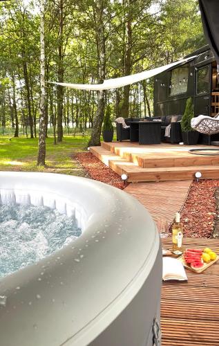 DOM LAS BUS twój leśny azyl z prywatnym jacuzzi