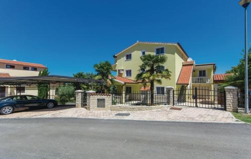 Family-friendly apartments with swimming pool Valkarin, Porec - 24238