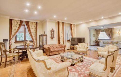 Posezení v ubytování Cozy Home In Montefiascone