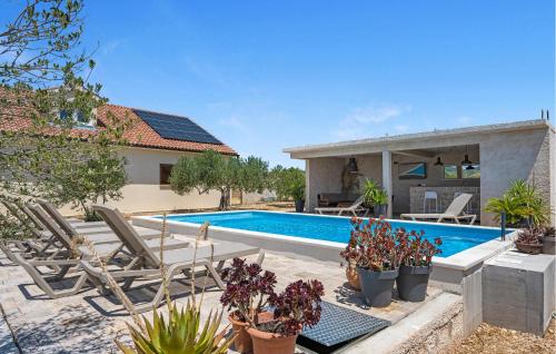 Awesome Home In Vodice