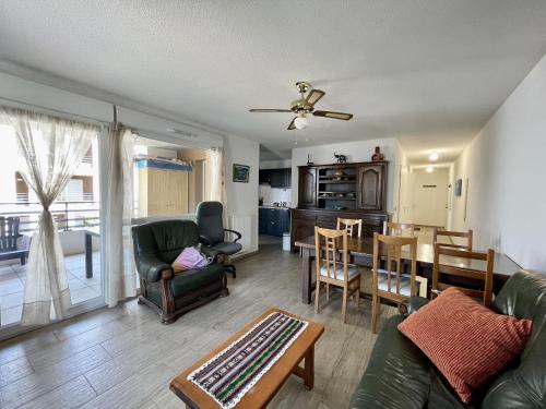 Appartement 3 pièces à Sète avec parking sécurisé - FR-1-338-600