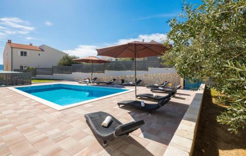 Nice Home In Kastel Sucurac With Sauna