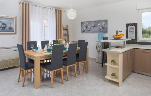 Nice Home In Kastel Sucurac With Sauna