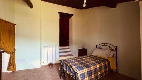 Ένα ή περισσότερα κρεβάτια σε δωμάτιο στο The quiet yellow house