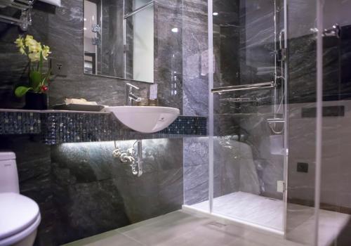 Beauty Hotels Taipei - Hotel B7 tesisinde bir banyo