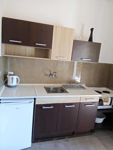 Issos Apartments