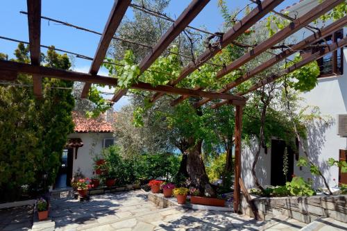Gallery image of Diplomats' Holidays in Chorto