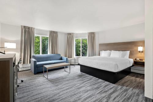 Postel nebo postele na pokoji v ubytování Quality Inn Kodiak
