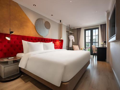 GRAND HOTEL du LAC Boutique Saigon — Photo of the whole room
