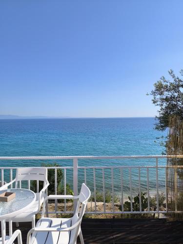Gallery image of Kallisto Luxury Apartments in Qeparo