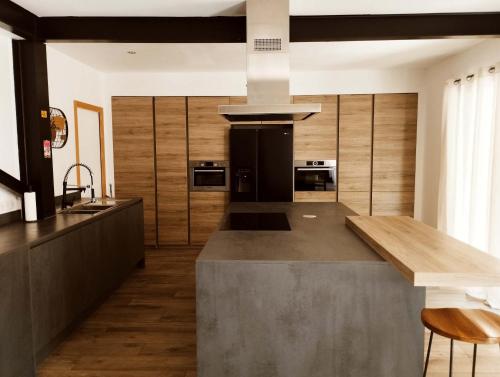 Very Chic Townhouse with Pool and Garage
