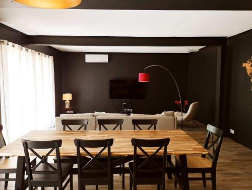 Very Chic Townhouse with Pool and Garage