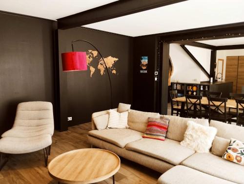 Very Chic Townhouse with Pool and Garage