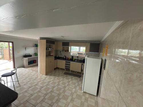 Dapur atau dapur kecil di Pousada Bella Vista