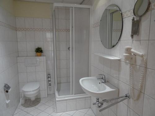 Kylpyhuone majoituspaikassa Fürstenhof - Apartment 306 Victoria