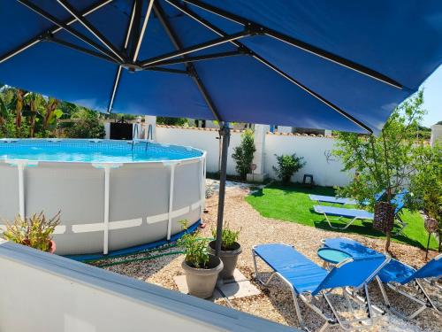 Relaxrooms, room with 1 queen size bed