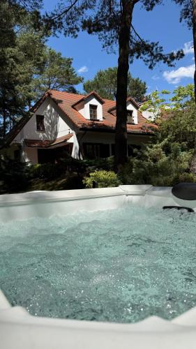 Willa Las&Luksus Jacuzzi, Sauna i Relaks pod Warszawą