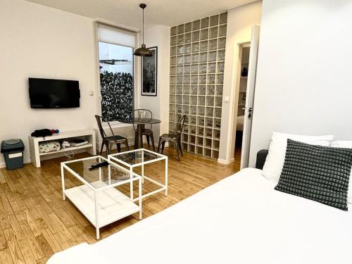 Paris Sentier Montorgueil Mobility Lease
