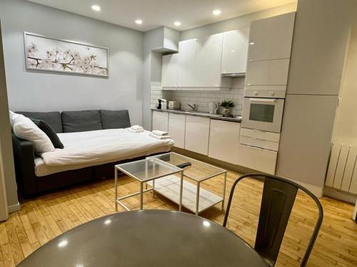 Paris Sentier Montorgueil Mobility Lease