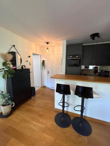 Kuchyňa alebo kuchynka v ubytovaní Bel Appartement à La Valette du var