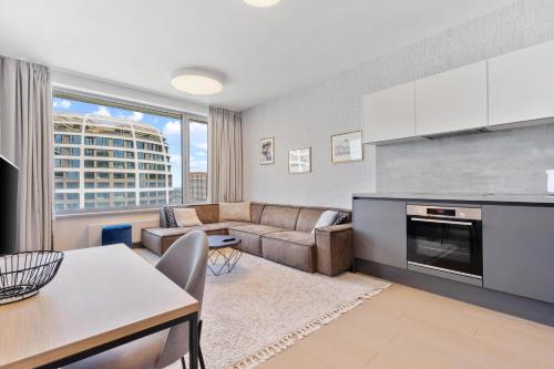 AH SKY PARK 2B - 25floor Free Parking