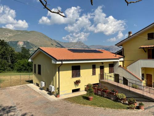 Nespecifikovaný výhled na hory nebo výhled na hory při pohledu z bed and breakfast
