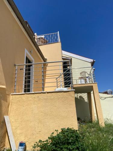 Un balcón o terraza en Spiti Gianneta