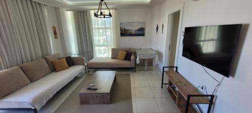 Μια τηλεόραση ή/και κέντρο ψυχαγωγίας στο Moda Marine Luxury Homes