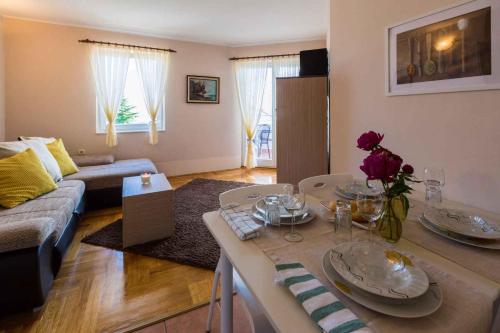 Apartment in Crikvenica 39160
