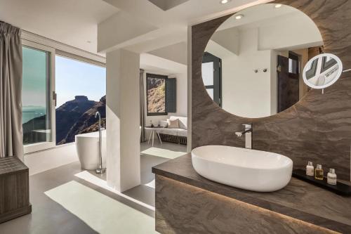 Fotografie z fotogalerie ubytování Sun Rocks Luxury suites v destinaci Firostefani