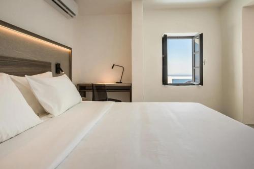Fotografie z fotogalerie ubytování Sun Rocks Luxury suites v destinaci Firostefani