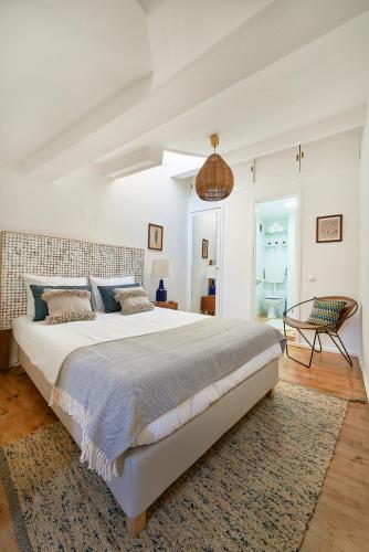 Idyllic Light-Filled Alfama Apt, by TimeCooler