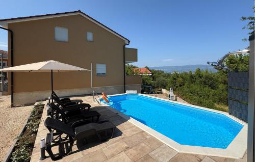 2 Bedroom Stunning Home In Risika